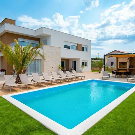 Holiday House With A Swimming Pool Mandre, Pag - 19814 Hébergement de vacances Kolan